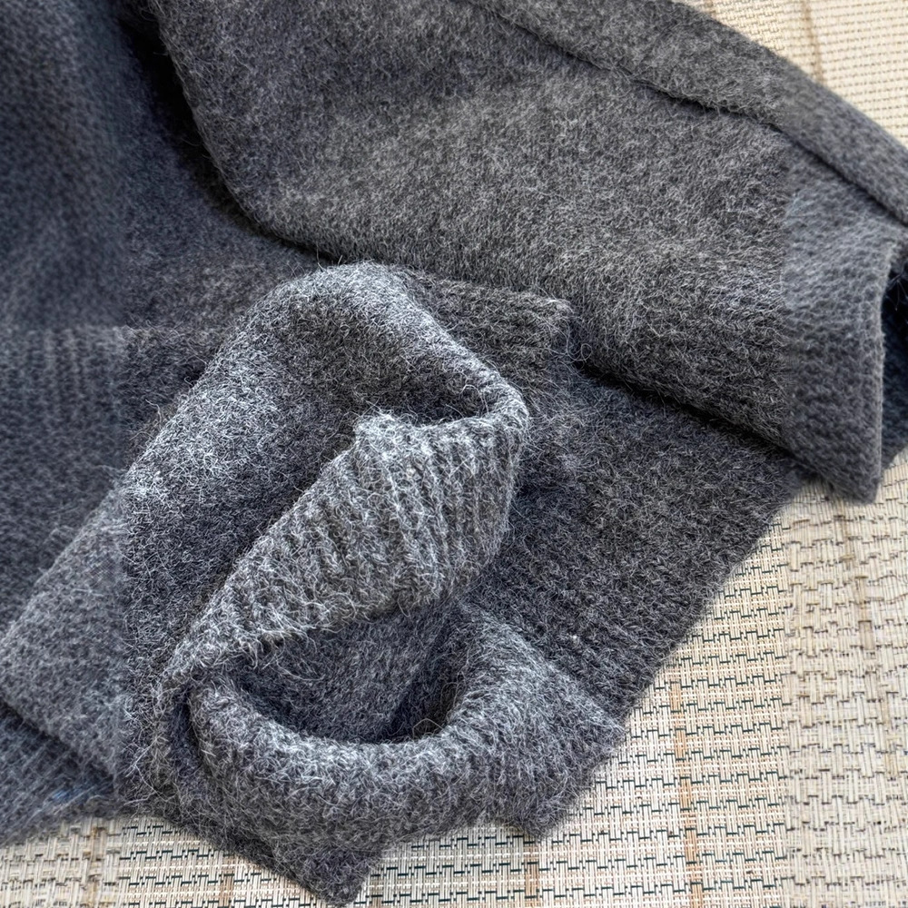 Cartoon Embroidered Designer Sweater Label Gray High-end Sweater Knitted Cardigan Autumn Winter Lazy Casual Couple Top Sweater Trendy