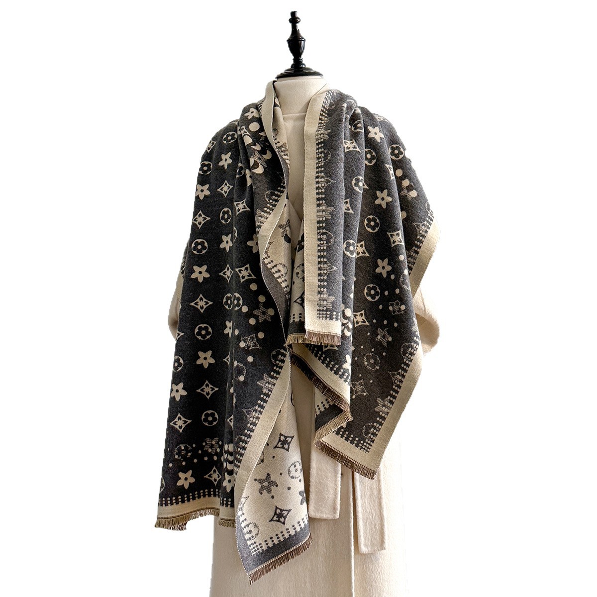 Free shipping Designer Scarves 2025 New Fashion Versatile Scarf Womens Autumn Winter Versatile Double sided Warm Shawl brown black