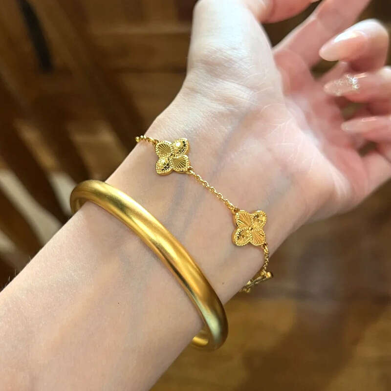 Laser Crushed Ice Sparkling Bracelet Exquisite Five-Flower Clover Light Jewelry