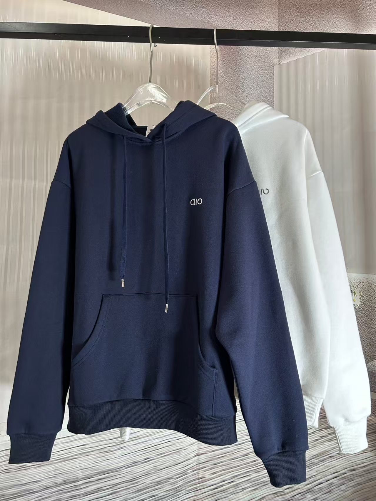 Designer men's and women's hoodies and sportswear designer autumn and winter couple's sports hoodies loose fitting pullovers thick and long