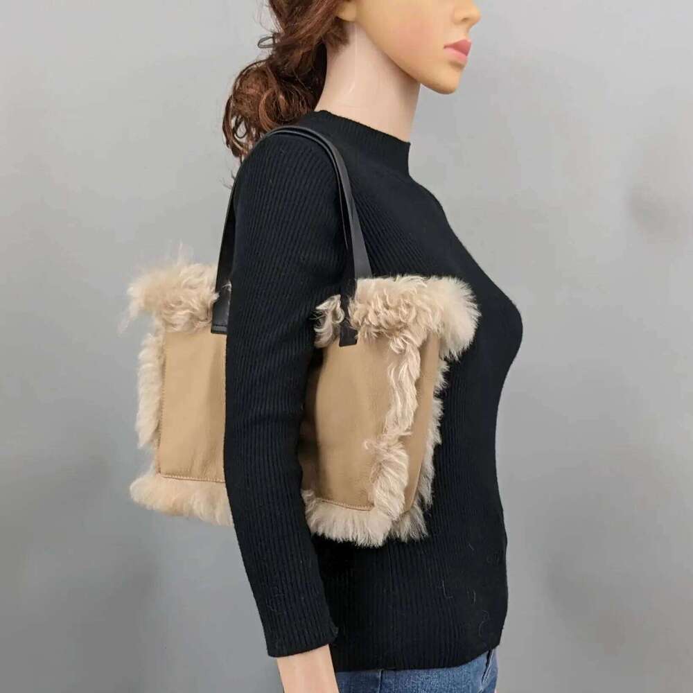 Designer Luxury Shearling Shouder Real Sheep Leather Lining Lamb Fur Handbag Casual Tote Nude Color Fashion Shopping Bag A