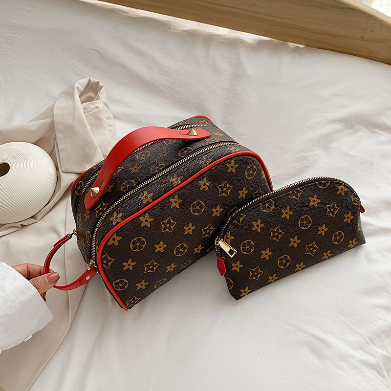 Designer bag New Handheld Large Capacity Cosmetics Storage Bag Travel Portable Multi functional Waterproof Makeup Bag for woman