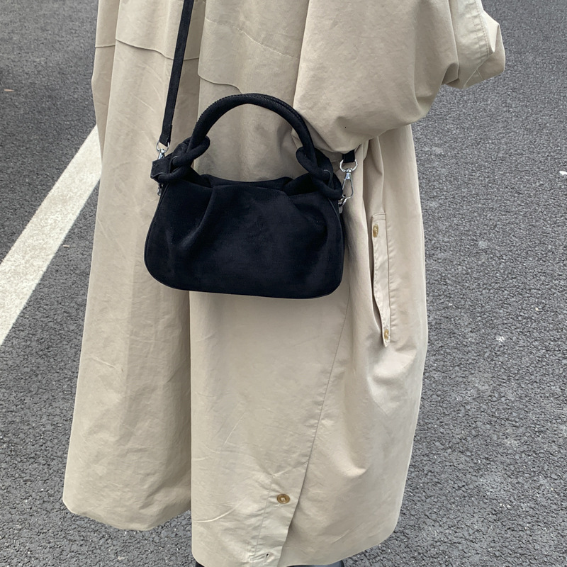 Free shipping designer bag Small Bag for Women Autumn and Winter New Fashion Niche Design Single Shoulder Crossbody Bag Ins Style Dumpling Bag