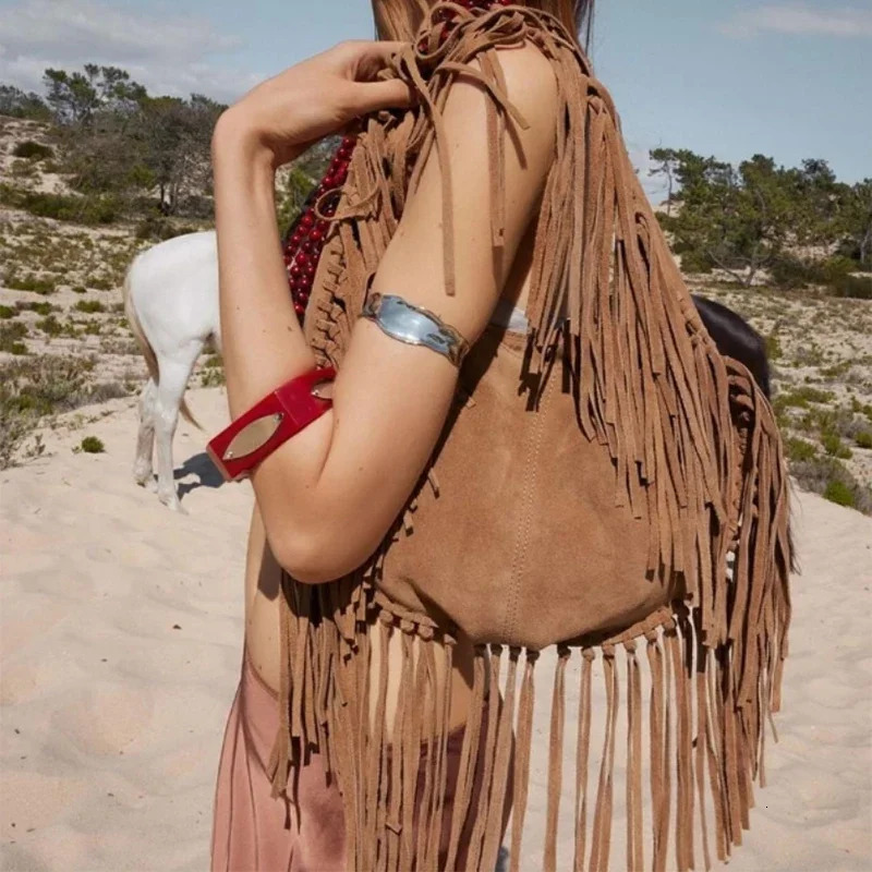 Trendy Retro Tassel Women Armpit Bag Suede Dumpling Bag Shoulder Bag Western Cowboy Females Holiday Crescent Bag 2025 251027