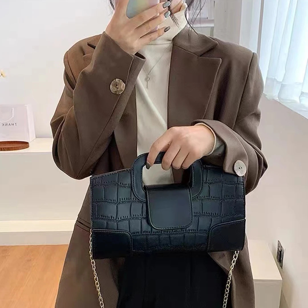 Grain PU Leather Handbag for Women Vintage Large Capacity Evening Bag Simple Elegant Party Clutch Shoulde 251014