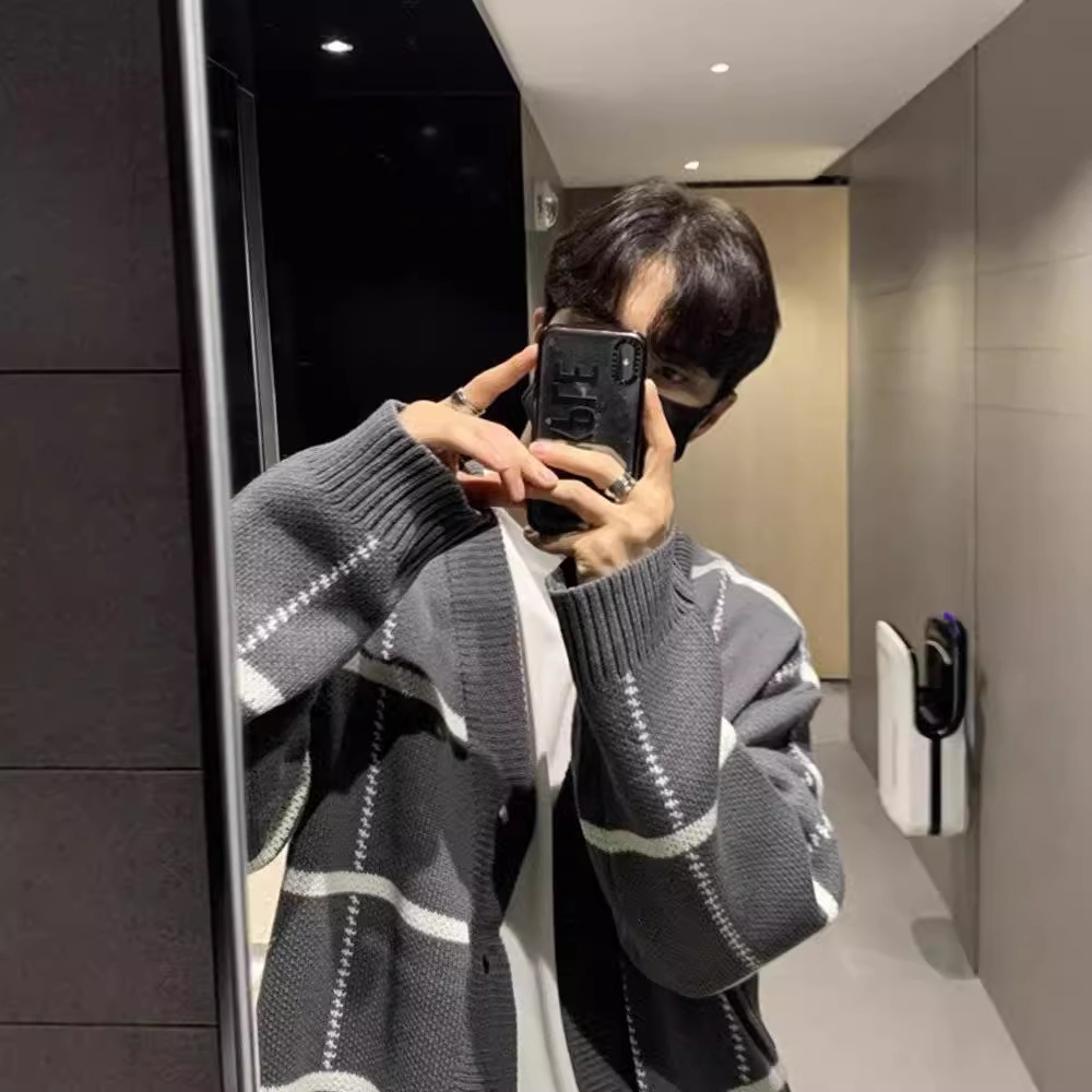 Spring And Autumn New Trendy Cardigan Sweater For Men Korean Designer Sweater Version British Plaid Striped Sweater Jacket Men's V-neck Sweater