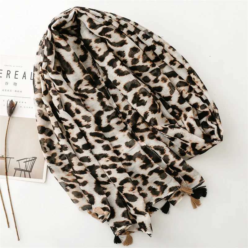 2024 New Fashion Luxury opard Print Ladies Wen Scarf Fa Cotton Linen Shawl Tassel Four Seasons Muslim Hijab 90180cmW251027