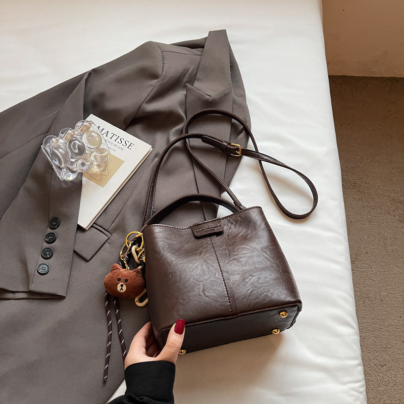 Designer Retro Women's Handbag Autumn/Winter New Fashion Shoulder Bag Multi functional Commuter Crossbody Bag