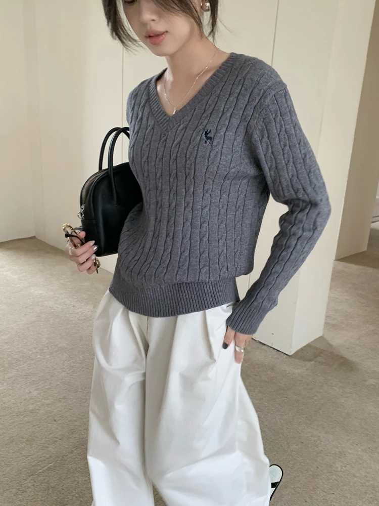 4Colors 2024 autumn Winter Korean style V Neck Twist Embroidery Vintage Slim Knitted Sweater and pullover womens X3522T251027