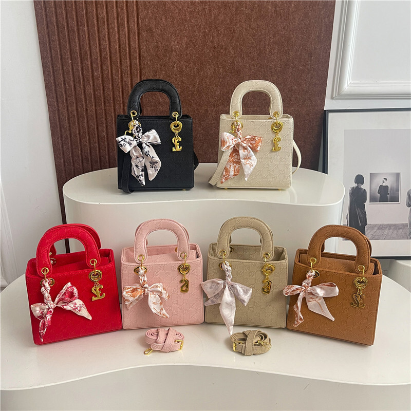 Free shipping designer bag High-Quality Textured Silk Scarf Bag New Fashionable Stylish Crossbody Handbag Crossbody Bag