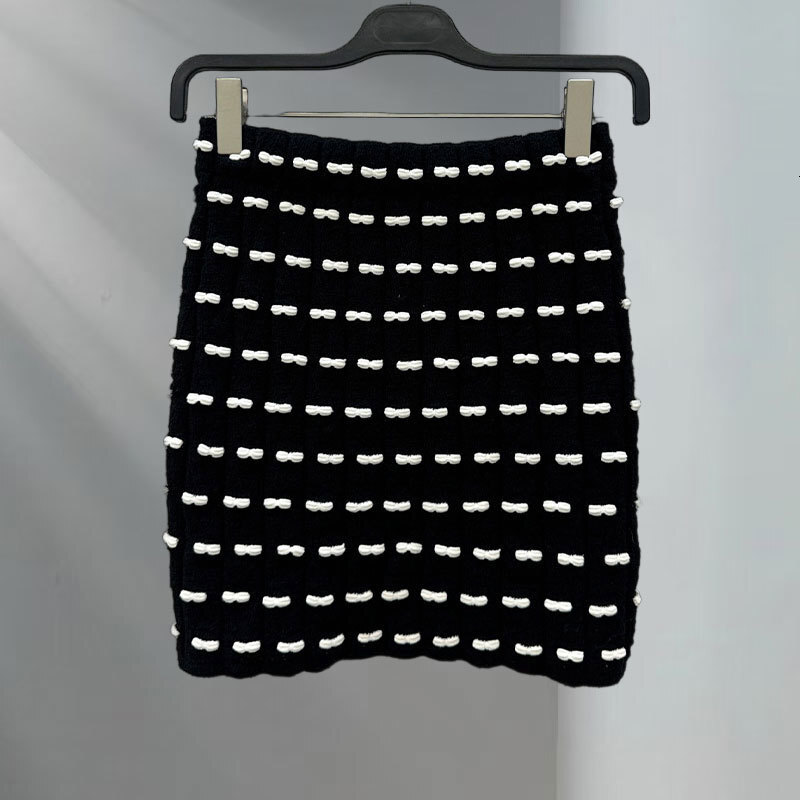Chan Women's Black White Bow Semi Skirt Wool Blend Designer Luxury Elastic Waist Mini A-Line Bodycon French Elegant 2025 Winter New High Quality 