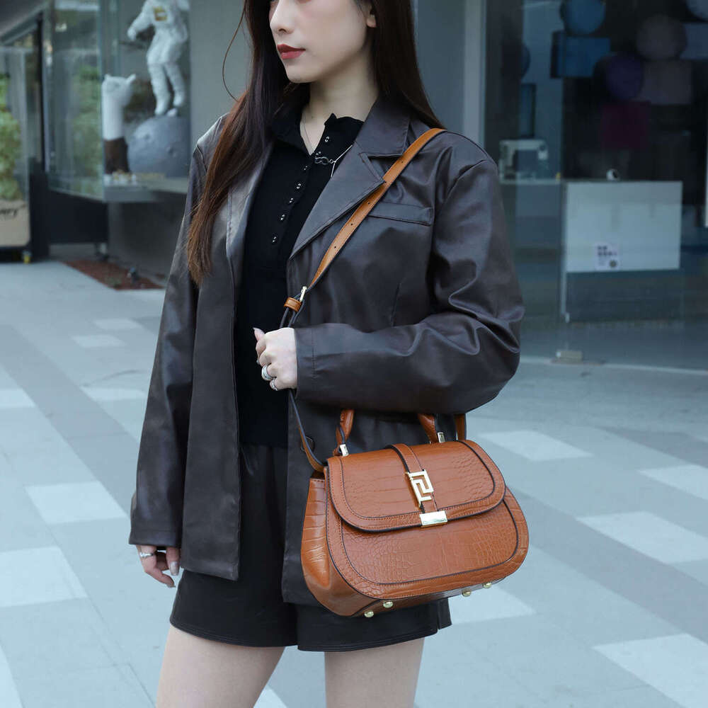 Newest Fashion Designer Shoulder Bag for Women - 2025 Crocodile Pattern Handbag with Premium Texture & Modern Appeal