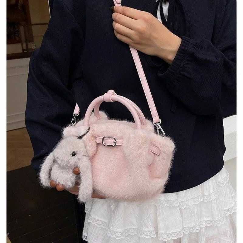 Luxury Womens Shoulder Bag Crafted From Premium Leather Featuring Paris Style And Casual Elegant Vintage Look Y251027