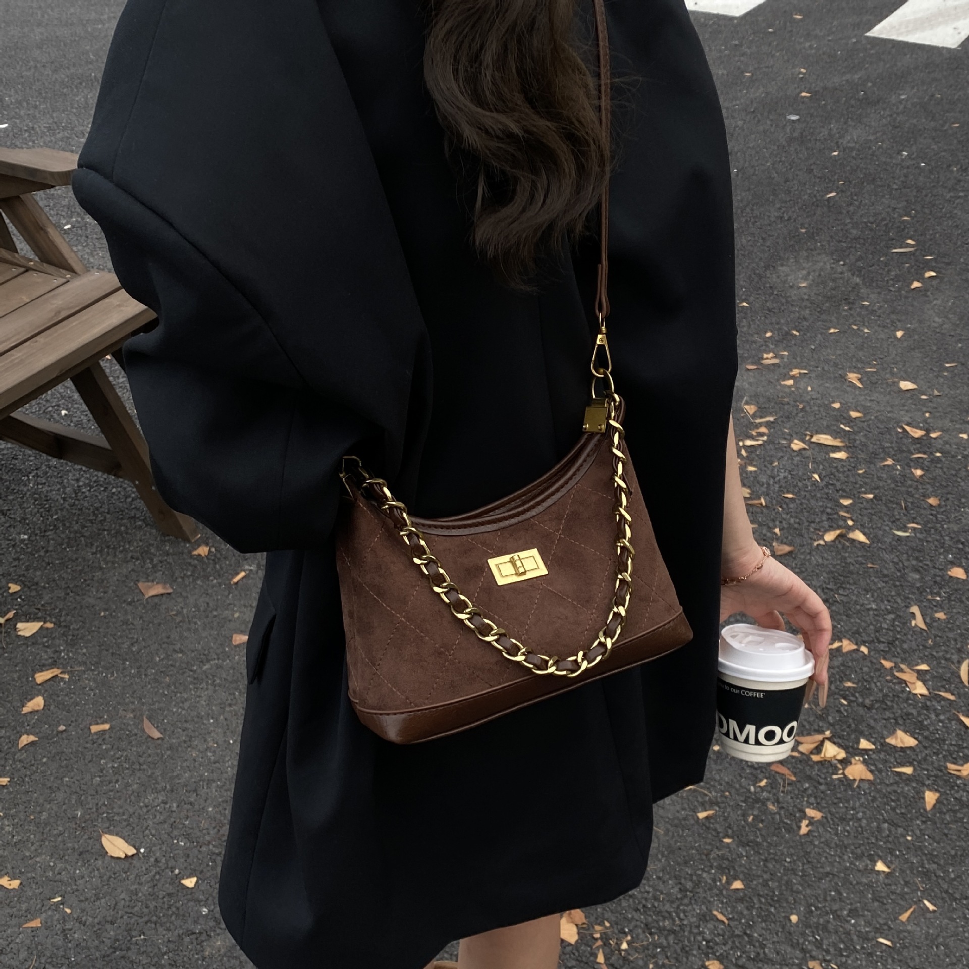 hot Free delivery designer shoulder bag Fashionable and comfortable daily design handbag minimalist item