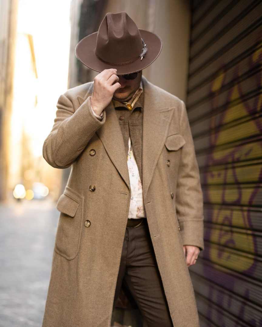 Gentleman Men Coat Herringbone Double Breasted Man Overcoat Classic Fit Wool Blend Peaked Lapel Business Blazers Customized