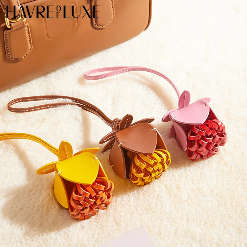 Flower Shaped Pendant Rope Metal Accessories Bag Pendant Keychain for woman Hand Rope Gift Home Decoration 251027