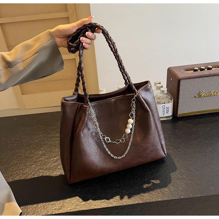 Vintage Large Capacity Underarm Bag Autumn/Winter New Pearl Chain Texture Fashion Handbag Versatile Trendy Women's Shoulder Bag Luxury Designer B