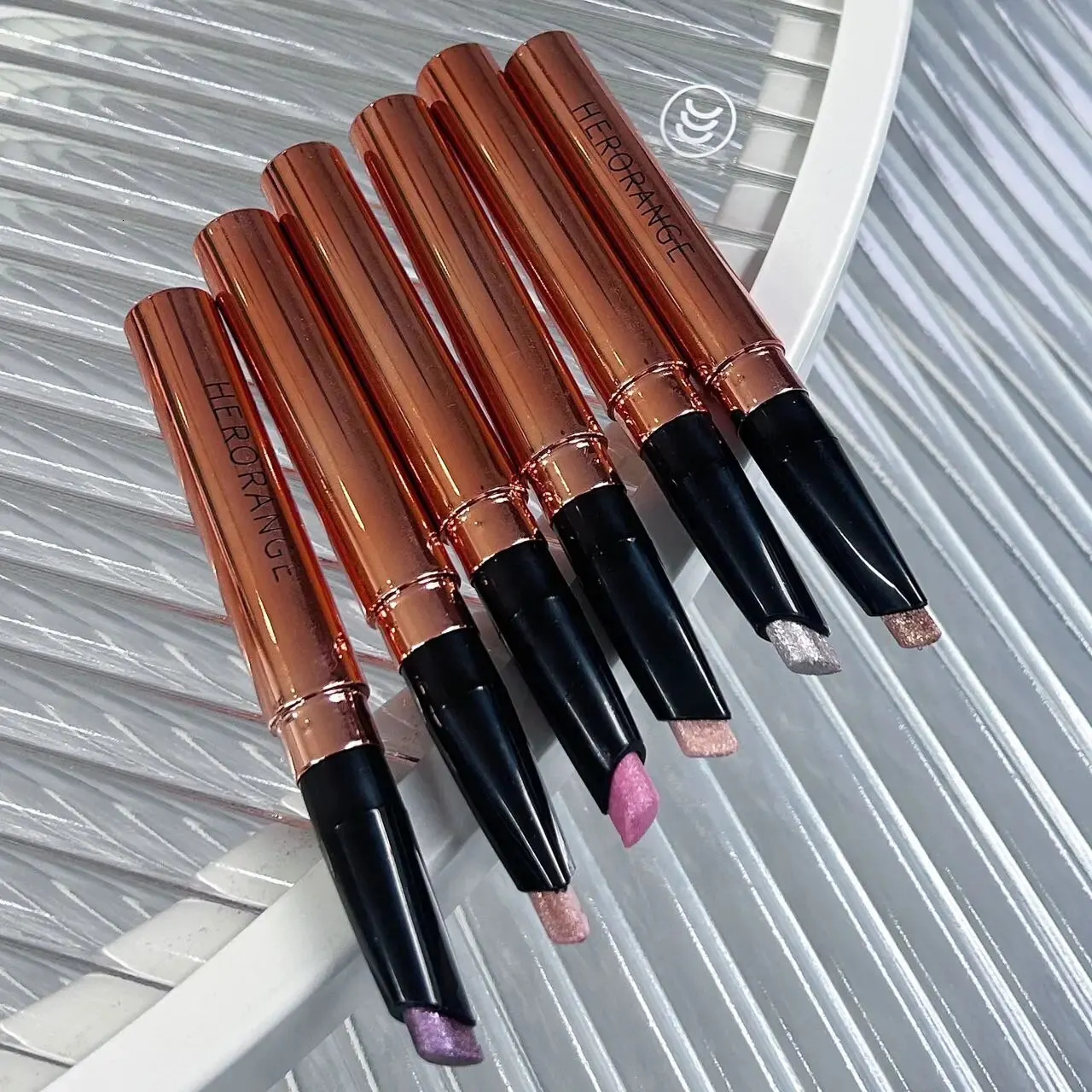 HERORANGEHR315 Crushed Diamond Ice Diamond Sleeper Silkworm Pen Brightening and Embellishing Eyes for Exquisite Makeup 251027