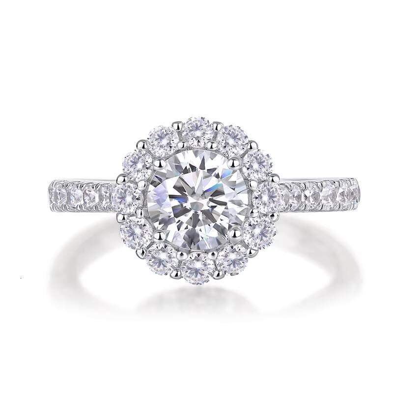 Romantic Diamond Ring Sparkling Moissanite Stone with Accent Moissanite Jewelry Elegant 925 Silver Wedding Moissanite Ring
