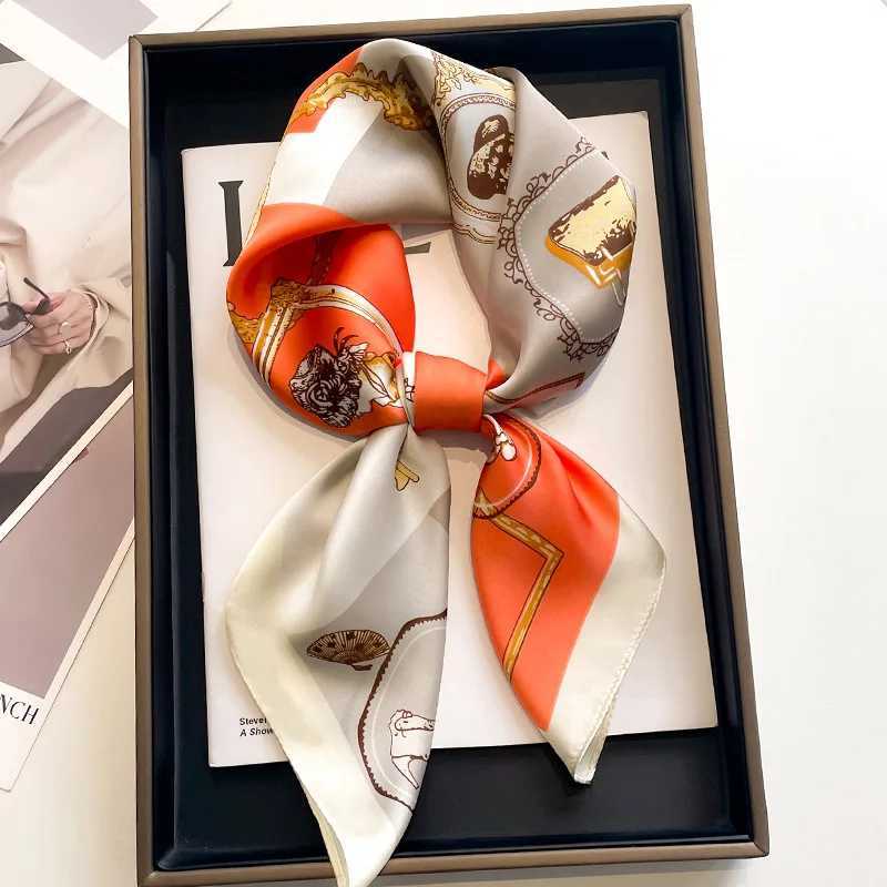 Cute Cat Print Silk Square Scarf Wen Luxury Design 7070cm Soft Satin Haiand Neckerchi Off Hijab band Foard GiftW251027