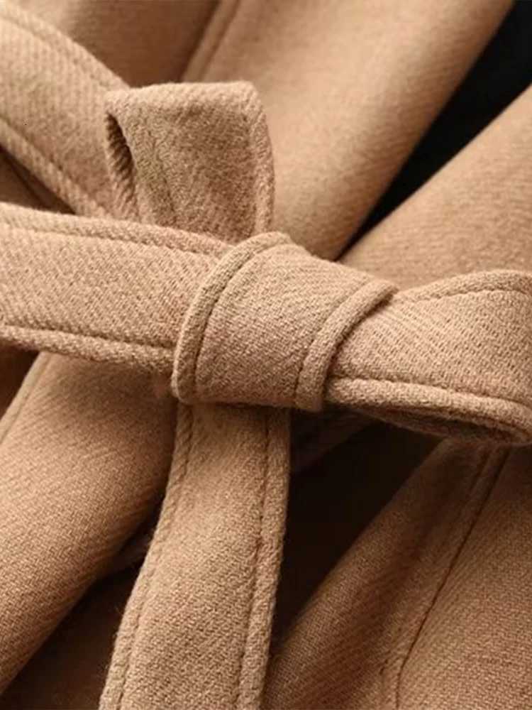 Classic highend doublefaced cashmere coat mediumlength simple and elegant commuting belt woolen coat for women M251027