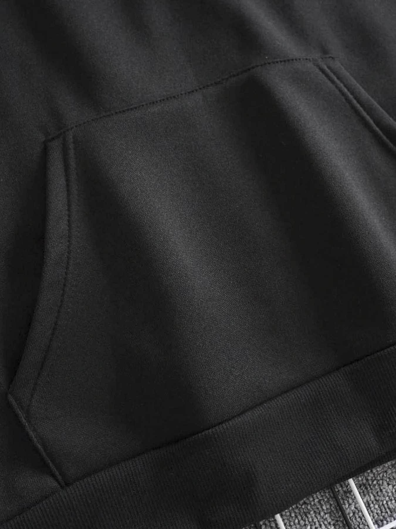 Fashionable new mens autumn and winter Gothic letter skull print soft and comfortable hooded sweatshirt outdoor street style cl W251027