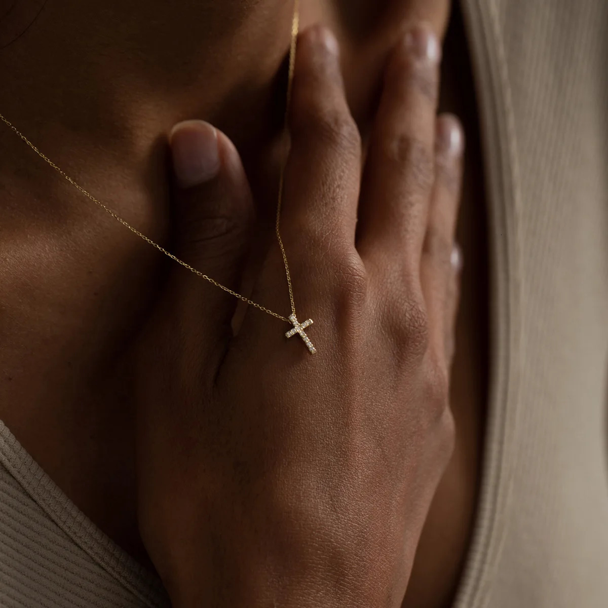 Cross Necklace for Women 18K Gold Plated Cross Choker Pendant Non Tarnish Waterproof Trendy Cute Simple Small Necklace 251020