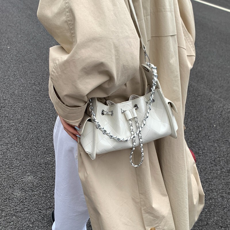 Free shipping designer bag Fashion Bag Quilted Chain Drawstring Shoulder Bag for Women Large Capacity High-end Fashionable Crossbody Bag