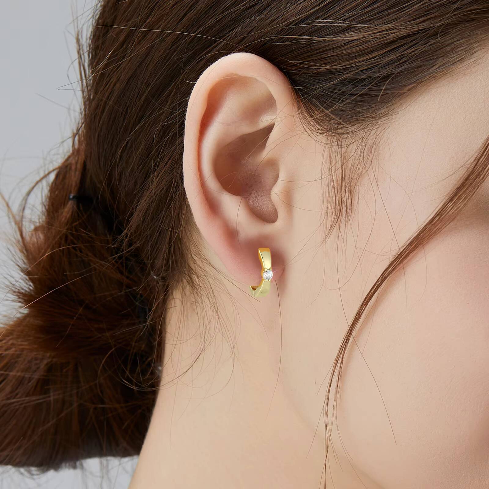 Elegant Moissanite Diamond Huggie 14K GoldWhite Gold Jewelry Gifts 15mm 925 Sterling Silver Women Dainty VVS Hoop Earring