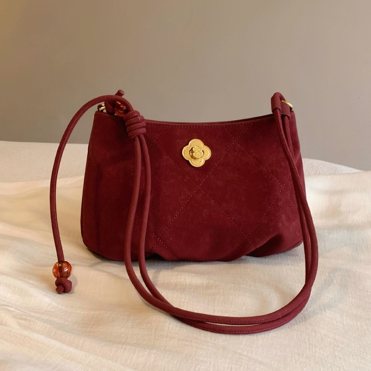 Designer's new Christmas handbag for women's autumn and winter crossbody bag