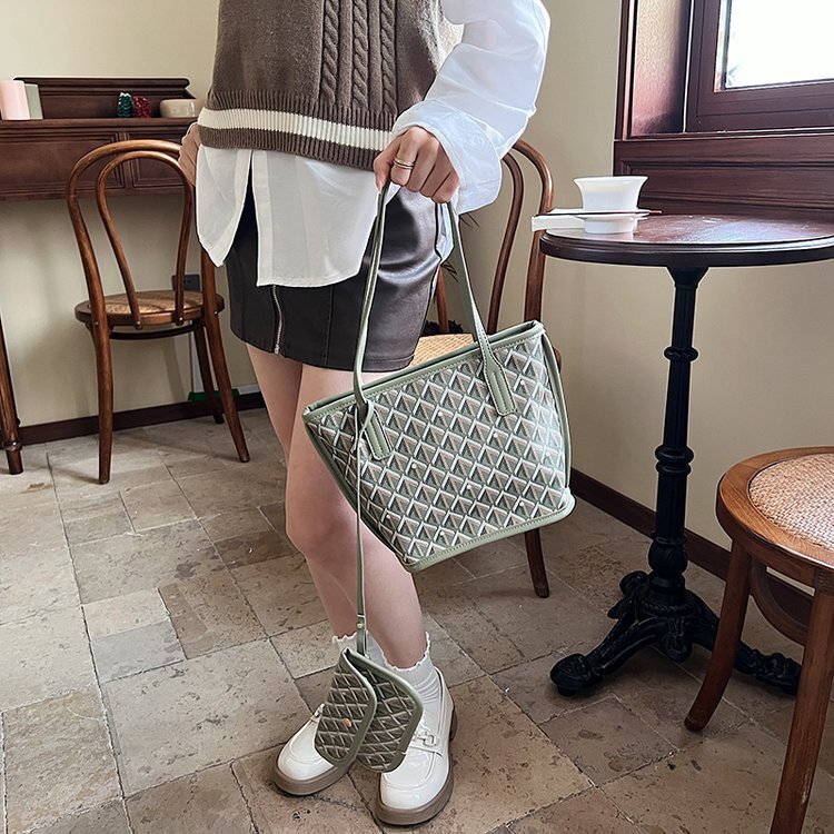 designer bag New Tote Printed Grid Shoulder with Large Small Sizes for Work and Commuting Women s Bag 4345018