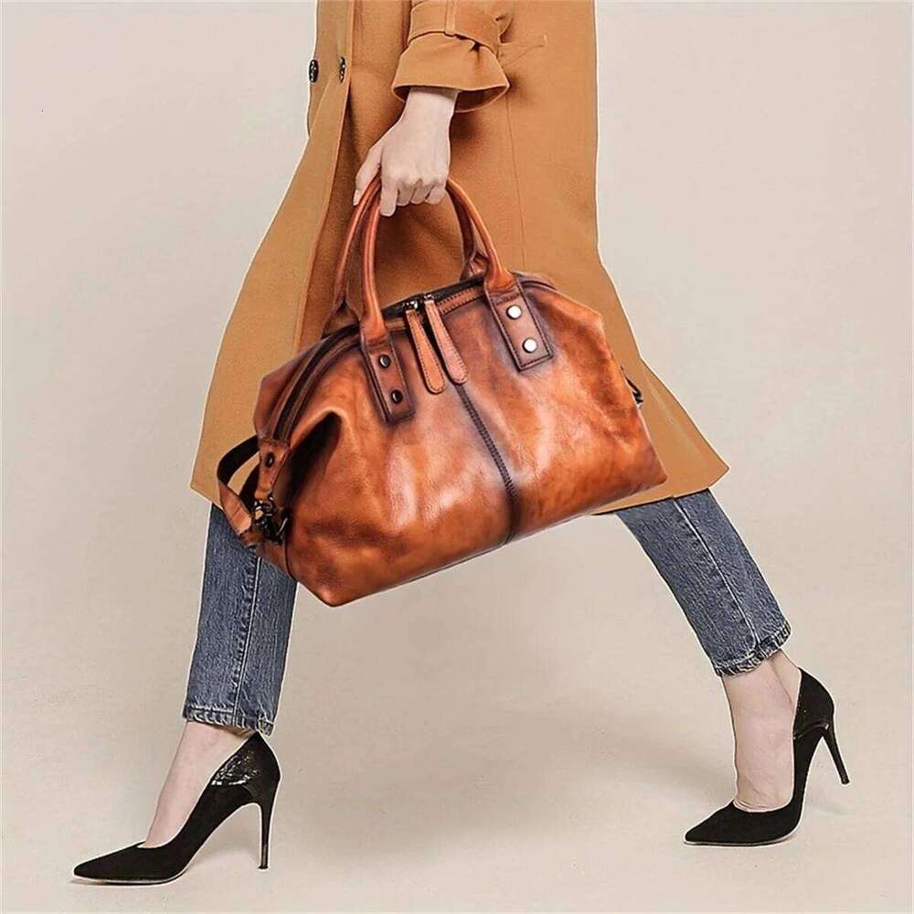 Luxurious Vintage Dumpling Shoulder Bag - Genuine Leather, Large Capacity, Top-Handle, Casual, Stylish, And Spacious Handbag