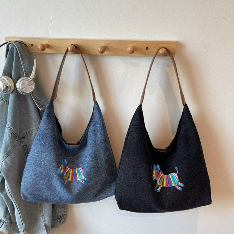 Fashionable Denim Large Capacity Shoulder Bag with Cartoon Print for Casual and Retro Style Crossbody Bag Y251027