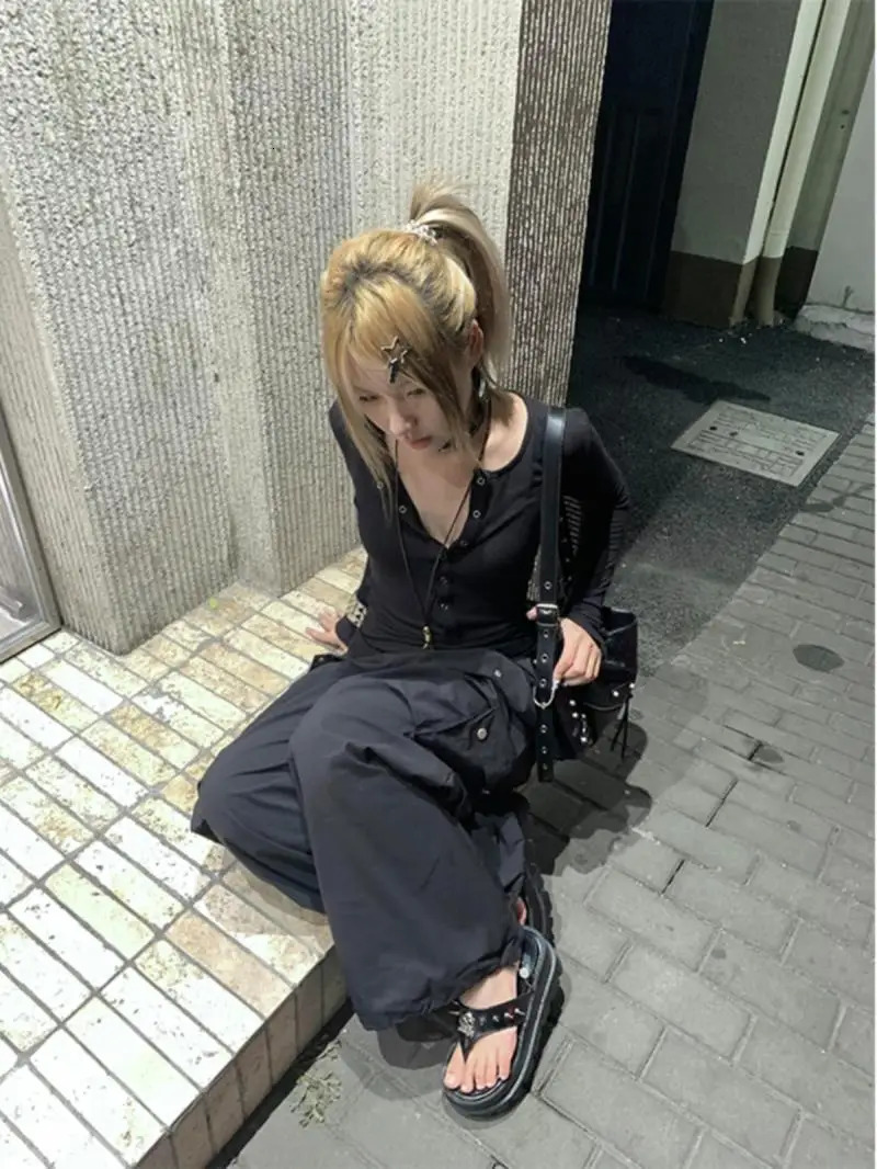 Tonngirls Y2k Japanese T Shirt Women Lace Long Sleeve Print Graphic Tops Streetwear American Retro 90s Crop Tops Autumn Tshirts 251027