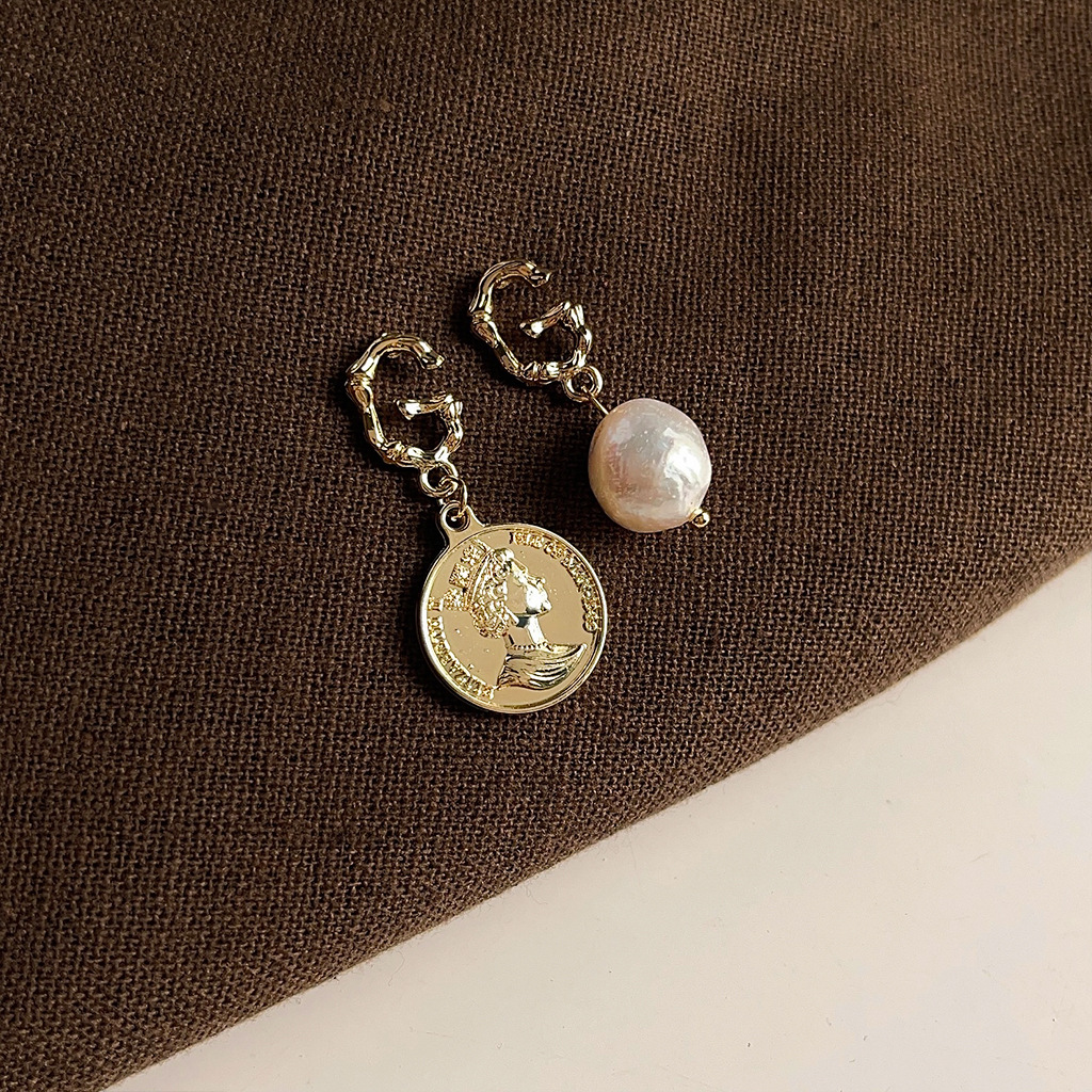 Gold earrings Vintage Retro Simple Fashion S925 Silver Needle Gold Coin Earrings Light Luxury Premium Earrings free shipping luxury earrings gift for 