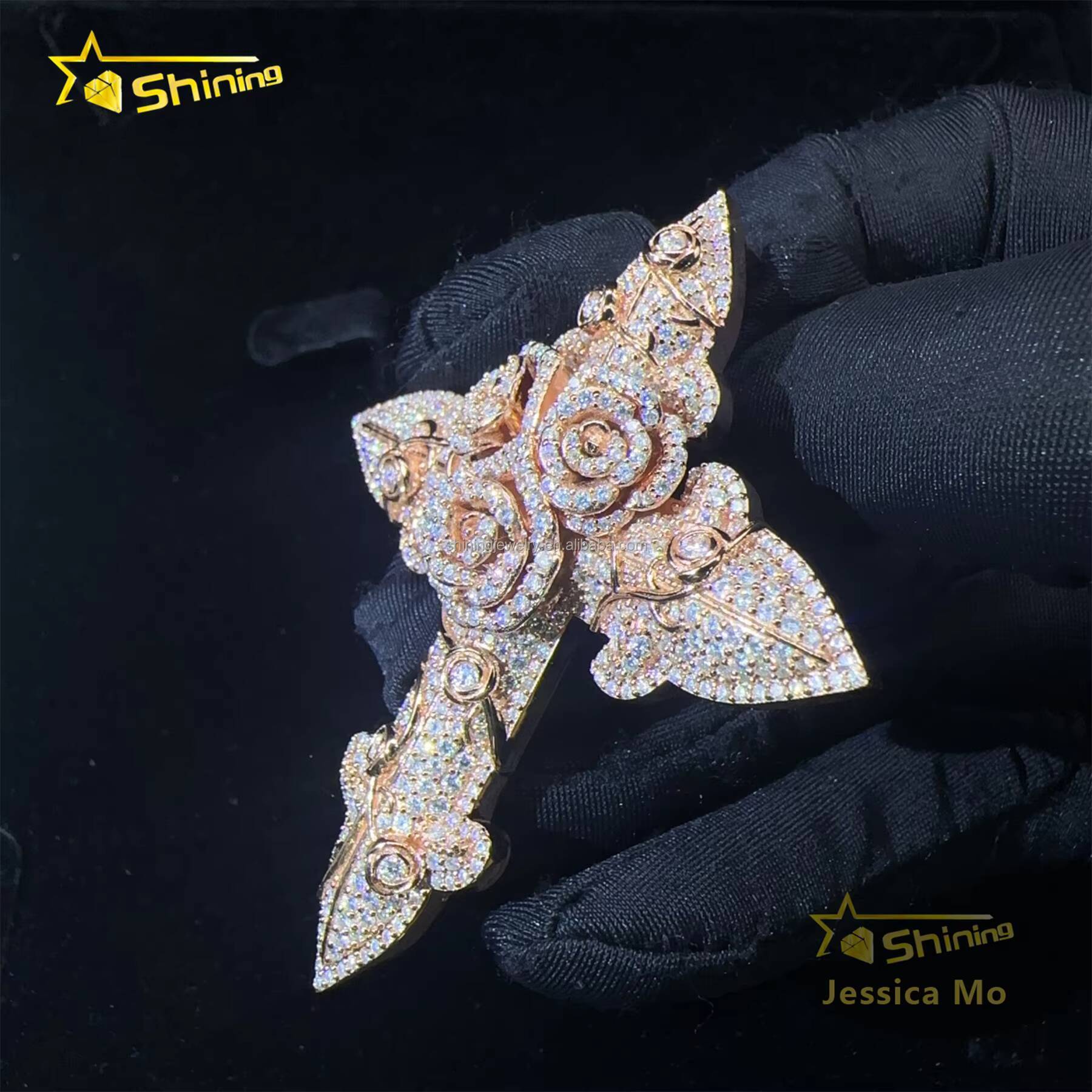 Bulk Stock Hip Hop Stylish Rapper Jewelry D VVS1 Moissanite Diamond S925 Silver Rose Gold Iced Out Man Rose Flower Cross Pendant