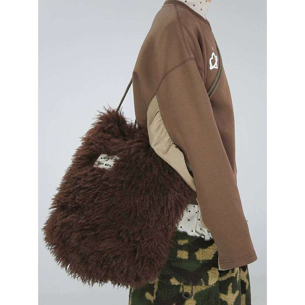 Designer Luxury Autumn Winter Fashion New Original Bucket Type Single Shoulder For Women Large Capacity Portable Plush S Bag Trendy