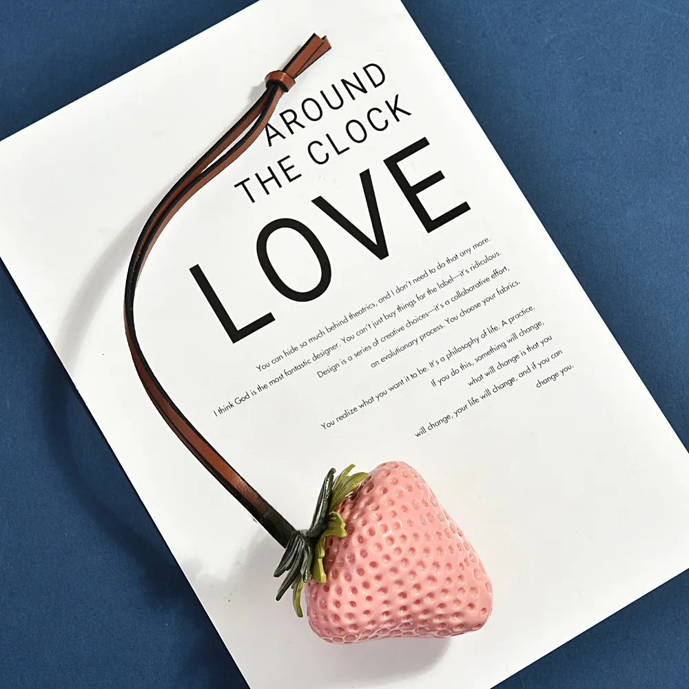 Designer Charms Bag charm 3D Resin Cute Hanging Decoration s designer Fashion style Acrylic Super Realistic Handmade Accessory Simulation Strawberry 1