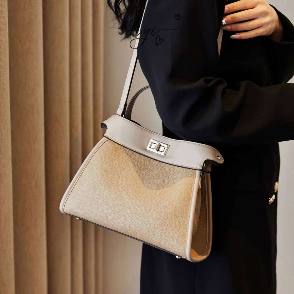 Chic Retro Ladies Handbag Premium Faux Leather Crossbody Shoulder Bag Women's Vintage Style Tote Purse