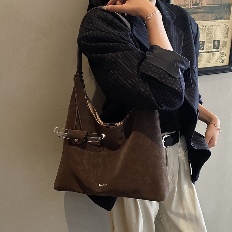 Korean style niche retro design armpit bag autumn and winter new casual simple large capacity style women's shoulder bag luxury designer bag