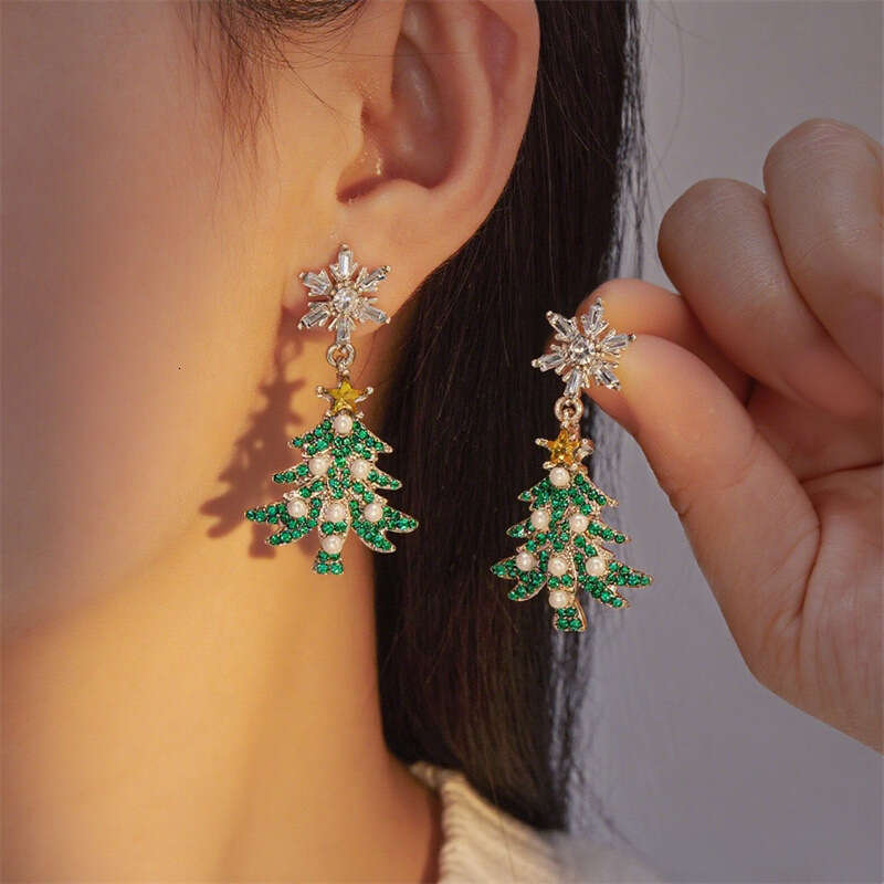 New Dia-Encrusted Snowflake Christmas Tree Fashion Niche Exquisite Versatile Earrings for Women