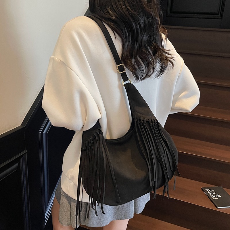 Free shipping designer bag Niche Melad Bag for Women Large Capacity New Tassel American Wasteland Style Daily Design Sense Commuter Bag