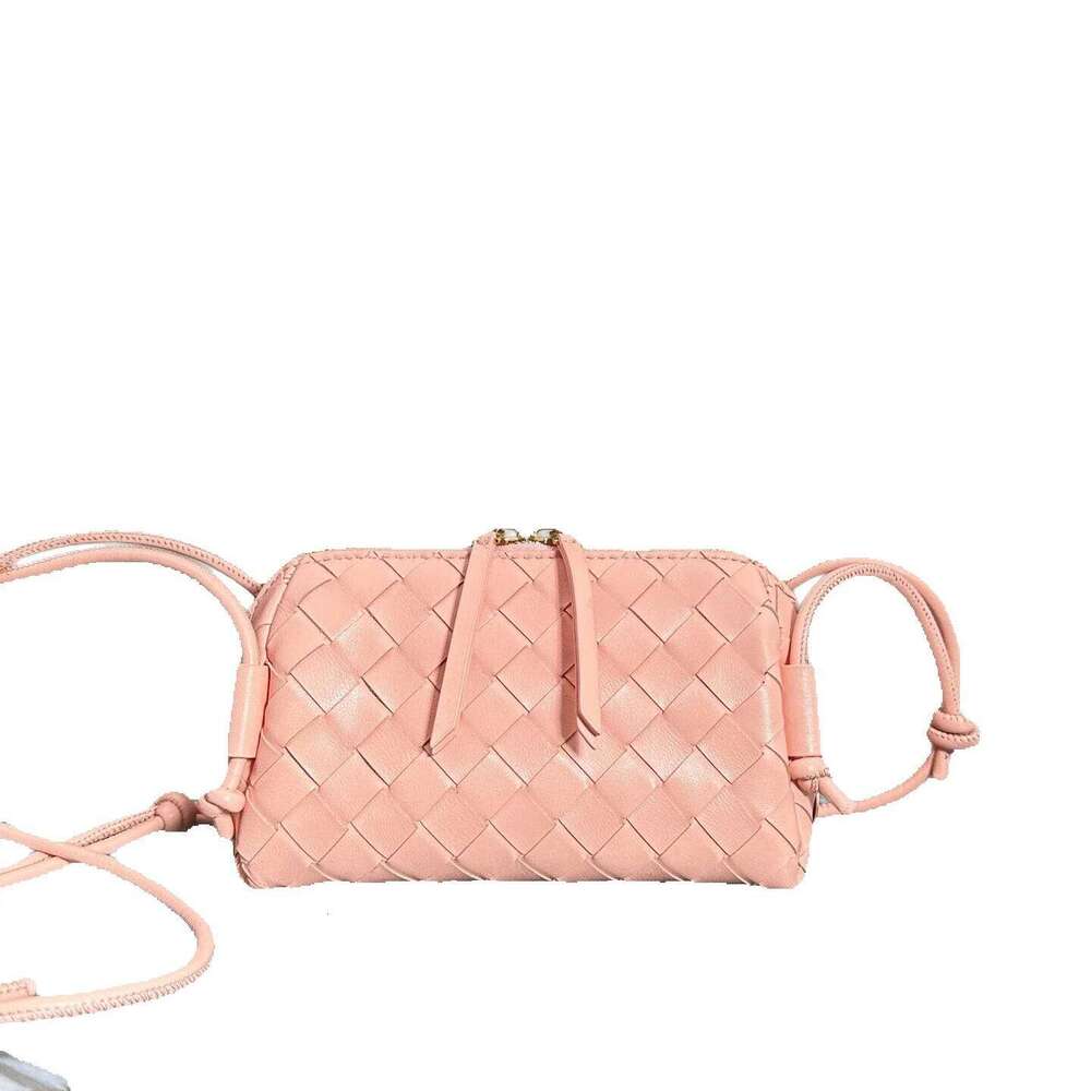 New Handmade Woven Shell Single Shoulder Crossbody Cloud Handbag Knotted Zipper Small Square Bag Cowhide Woven B Bag