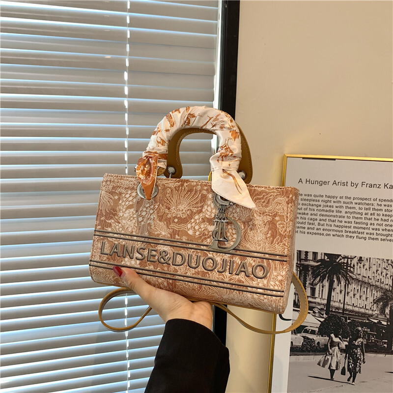 Free shipping designer bag High-end Embroidery Heavy-duty Horizontal Bag for Women New Crossbody Bag Fashionable Versatile Handbag
