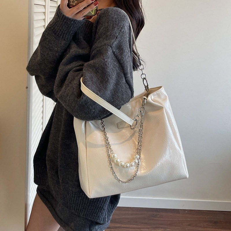 Free shipping designer bag Tote Bag for Women New Summer Niche Design Large Capacity Versatile Handbag Underarm Bag Commuter Shoulder Bag