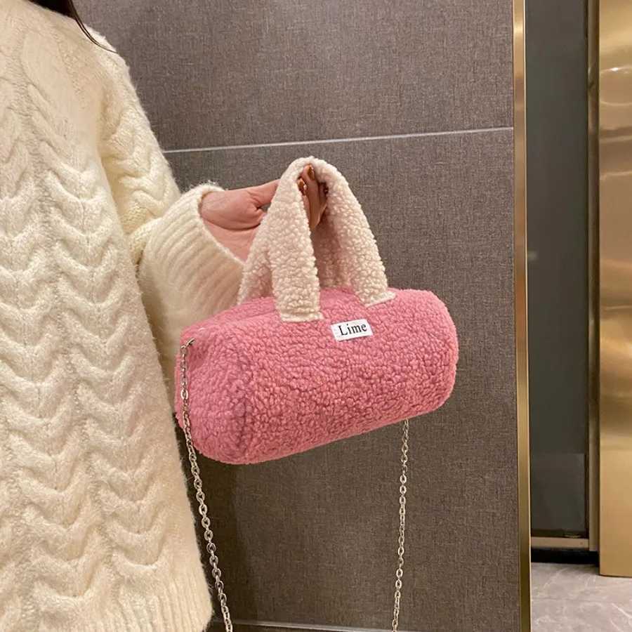Winter new arrival fashionable colorblocking plush comfortable shoulder chain bag niche girlystyle lambswool cylindrical bags Y251027