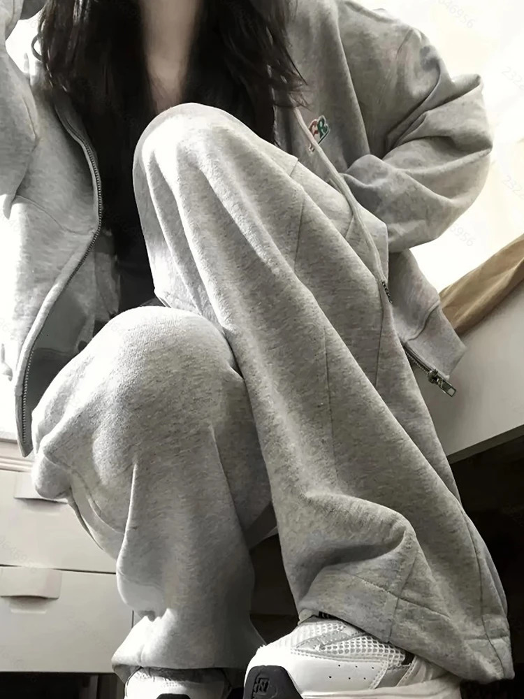 Womens Spring and Autumn LongSleeved Zipper Sweatshirt Set Slimming Student Korean Style Loose Versatile TwoPiece 251027