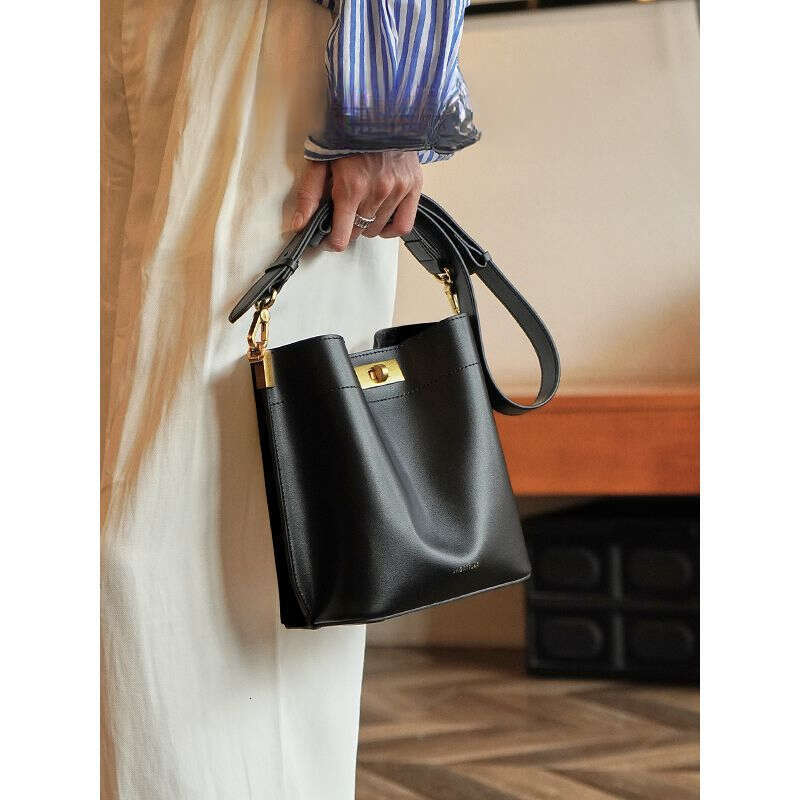 Designer Bag Tote Bag Shoulder Bag Niche Cowhide Bucket For Women New Single Shoulder Large Capacity High Quality Texture Versatile Crossbody Bag