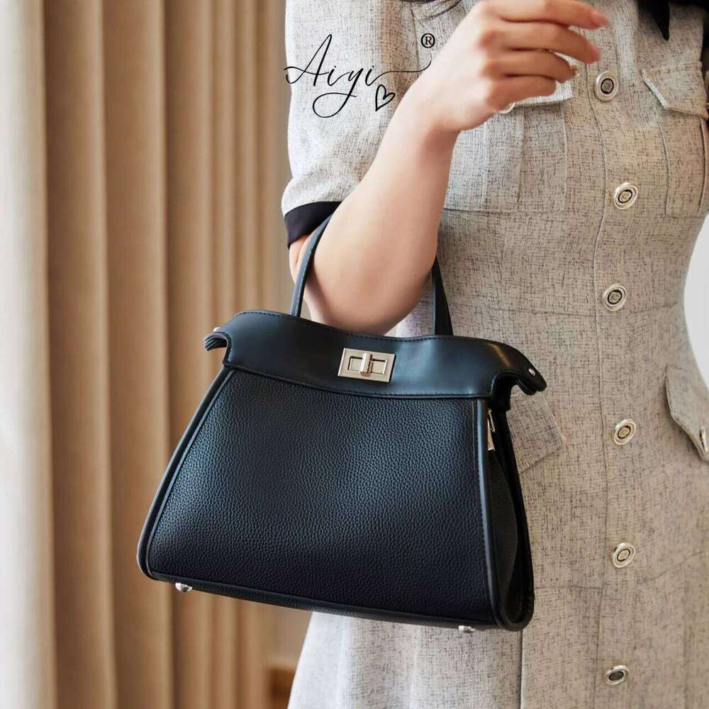 Chic Retro Ladies Handbag Premium Faux Leather Crossbody Shoulder Bag Women's Vintage Style Tote Purse