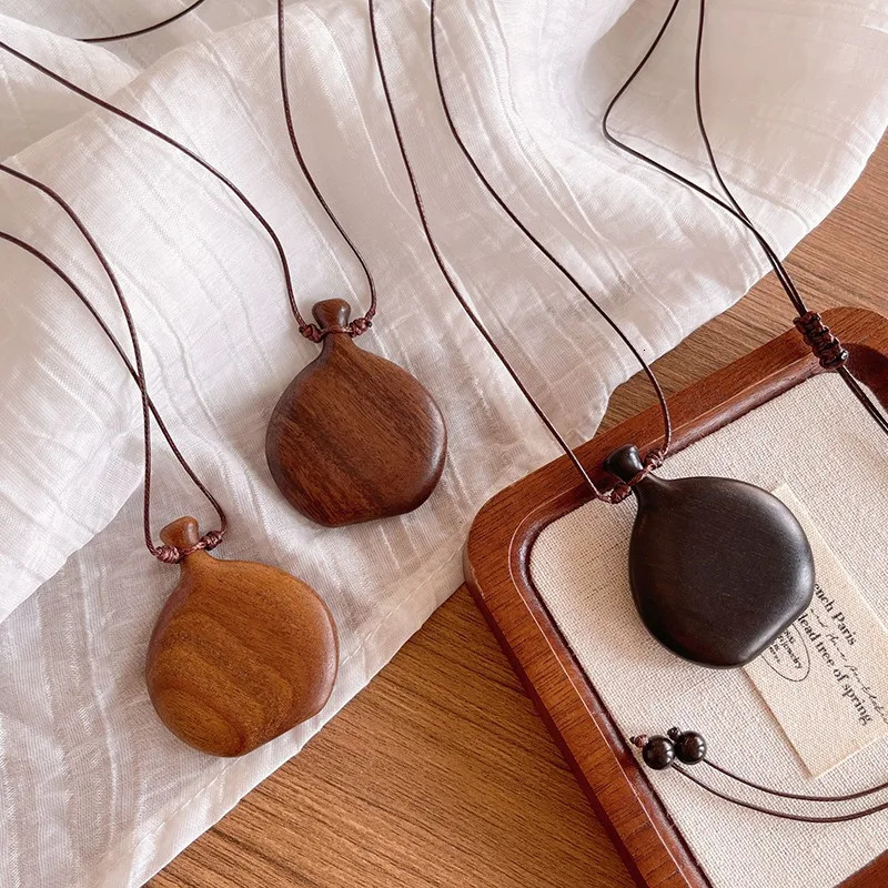 Vintage Brown Black Color Wood Flagon Long Pendant Necklaces Adjustable Rope Chain Sweater Chain for Women Birthday Gift 251020